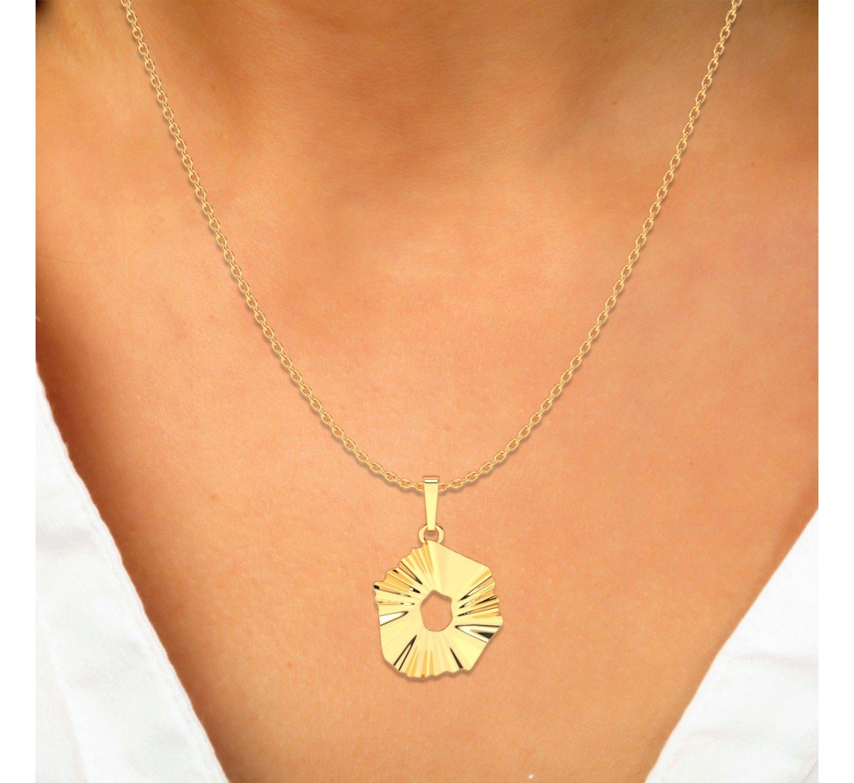 Gold Styles Heptagon Pendent