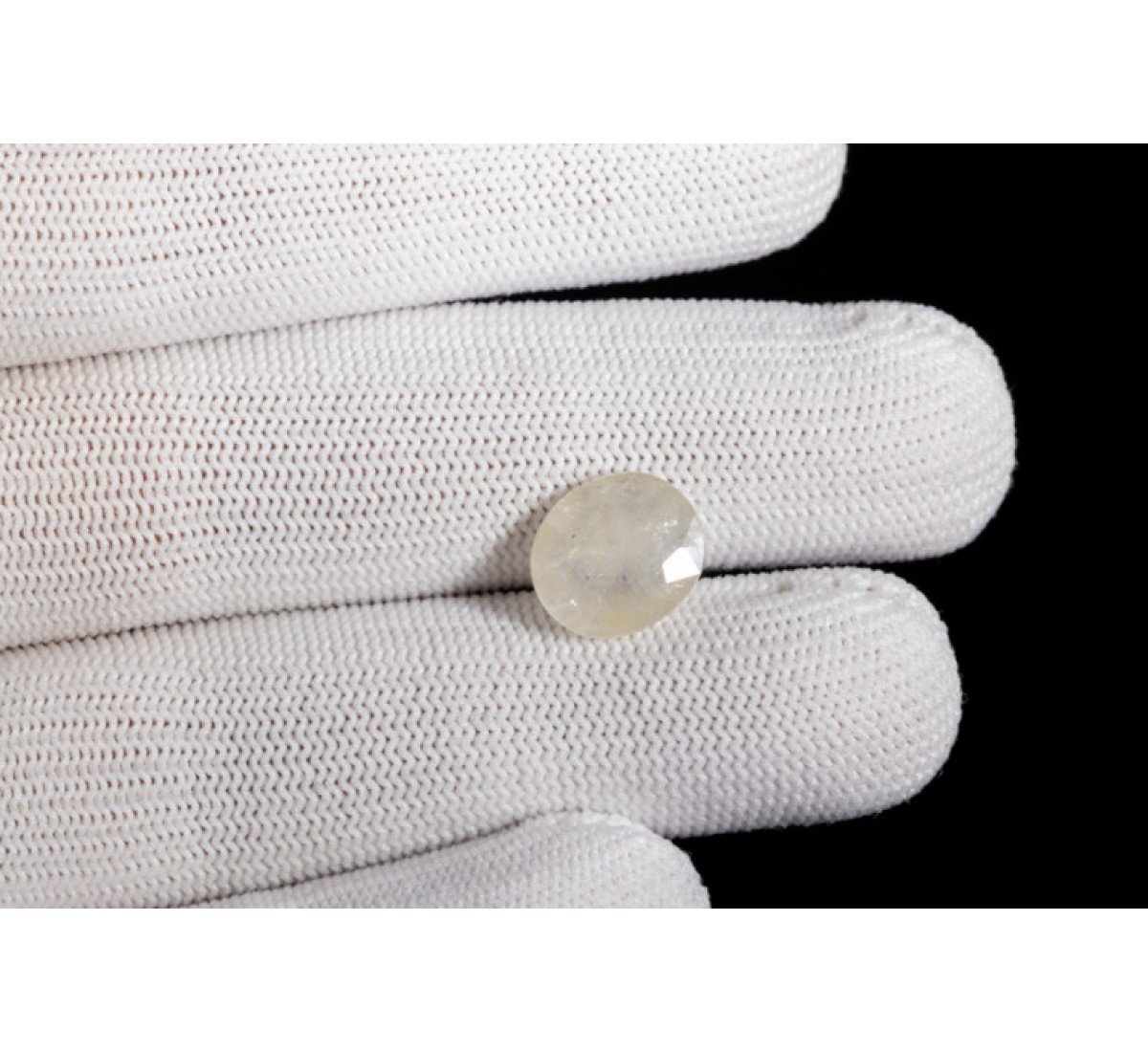 Natural White Sapphire 6.8 Carat